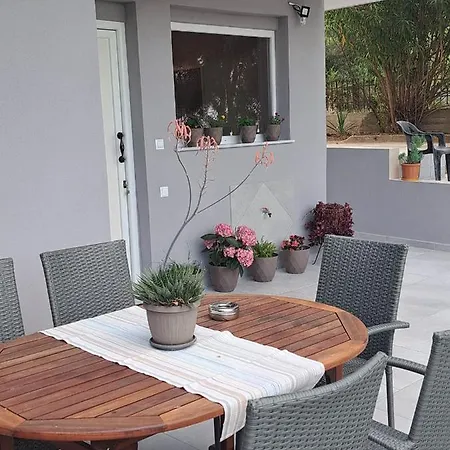 Elegance Apartment Palaiontsiflikion Exterior photo